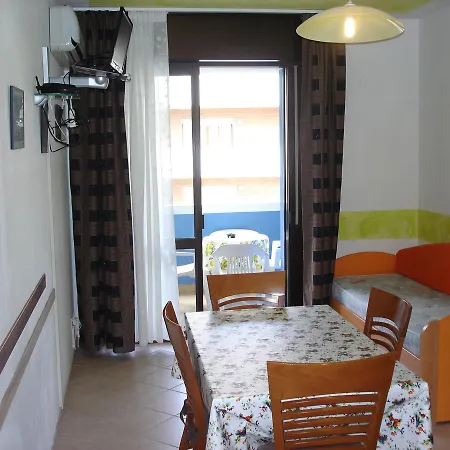 Condominio Columbus * Бибионе